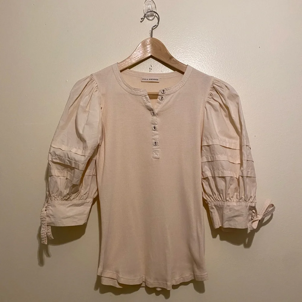 Ulla Johnson Pia Melange Rib-Knit Top Cream Buttoned V-Neck Blouse. Size M
